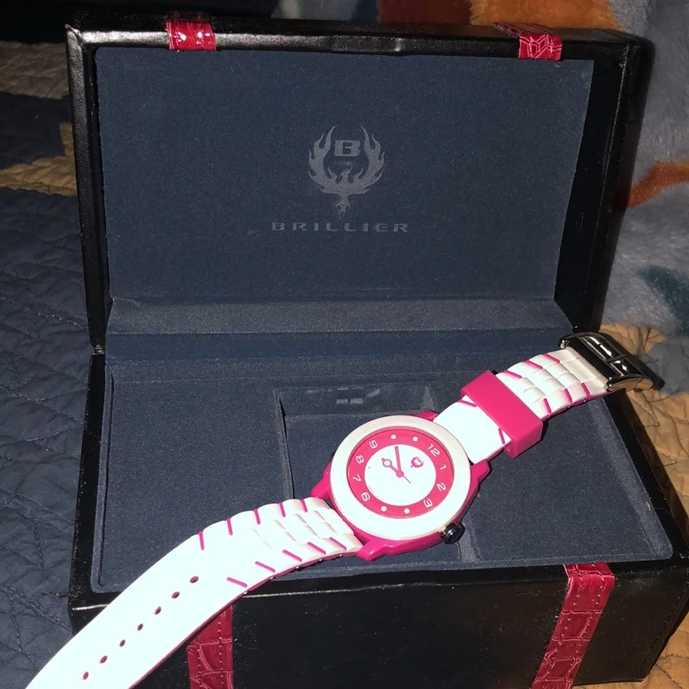 Brillier watch and storage box retro style needs battery